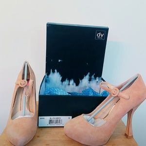 Dolce vida Tan/Beige Size 9 US Plat Form Pump High